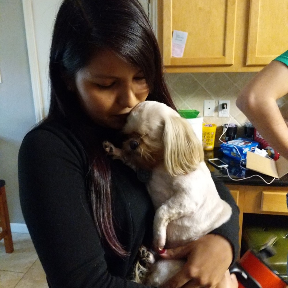 Meet your Posher, Yesenia